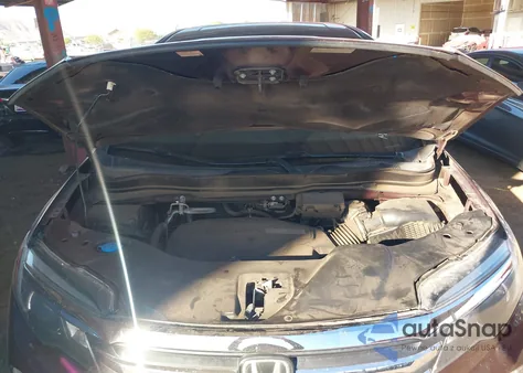 2017 Honda Pilot Ex-L z USA, uszkodzony, nr VIN 5FNYF5H60HB011214